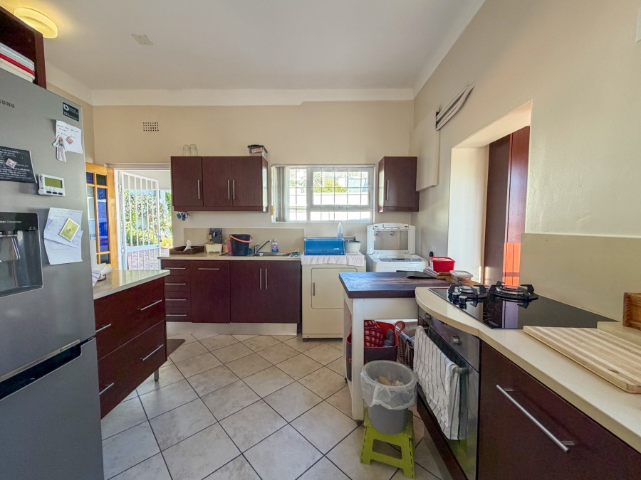 3 Bedroom Property for Sale in Vredehoek Western Cape